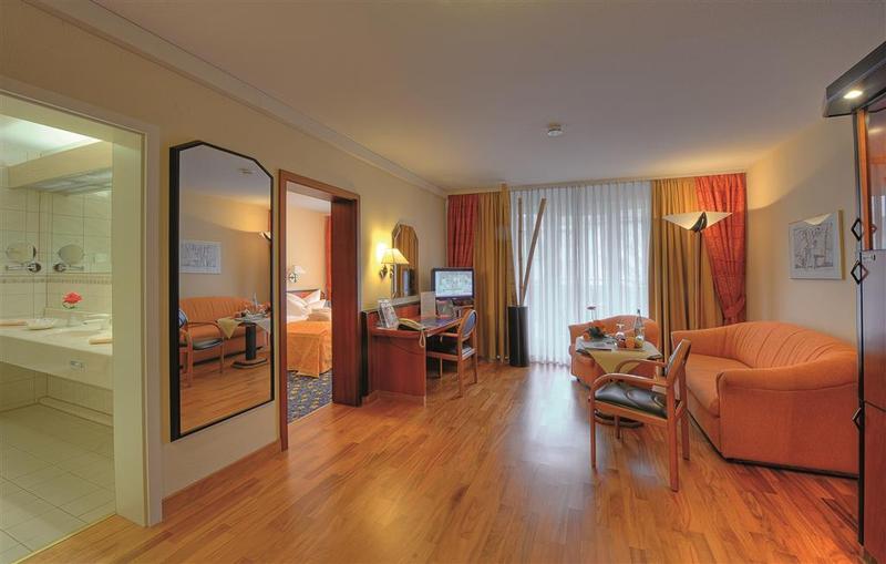 Western Delta Park Hotel 4*