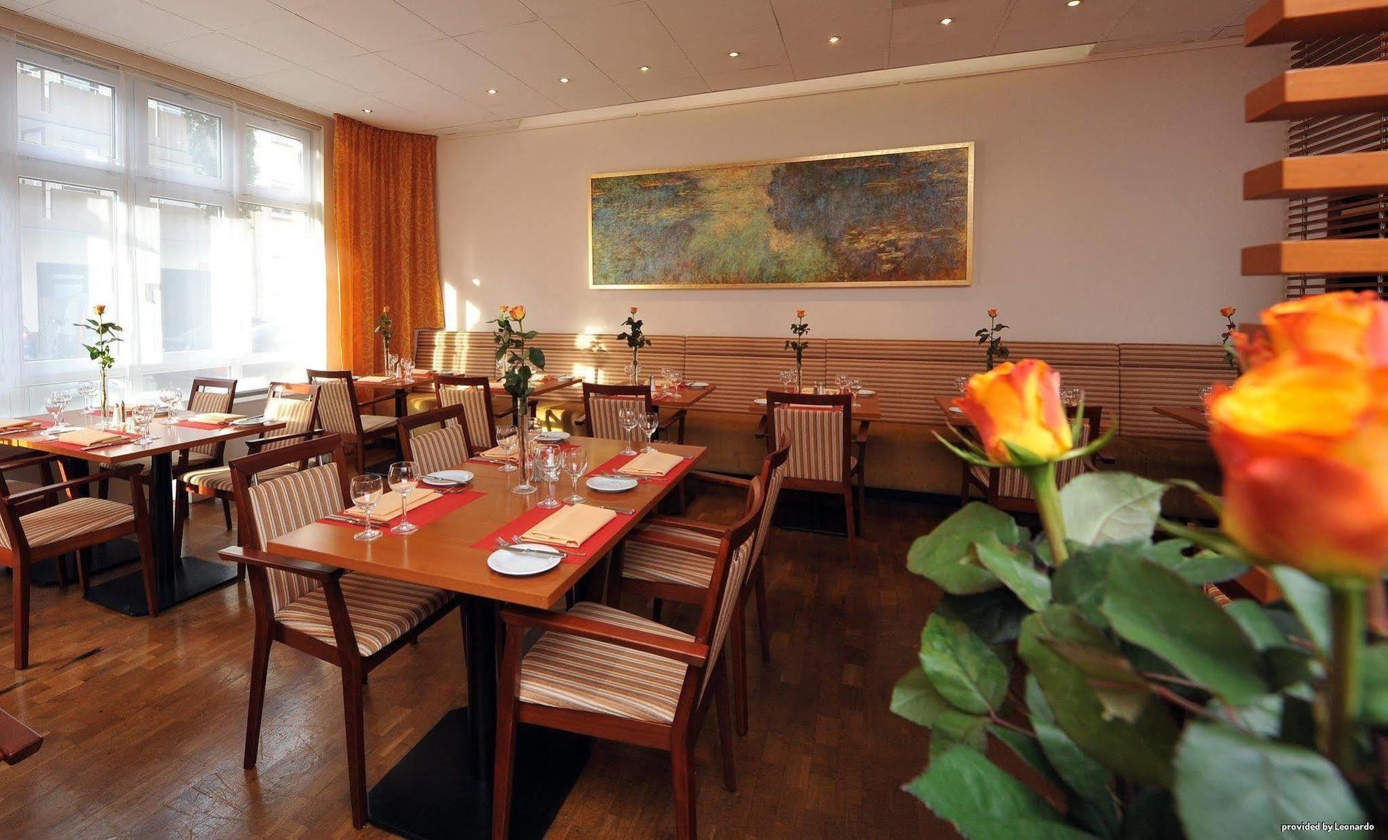 Western Delta Park Hotel 4*